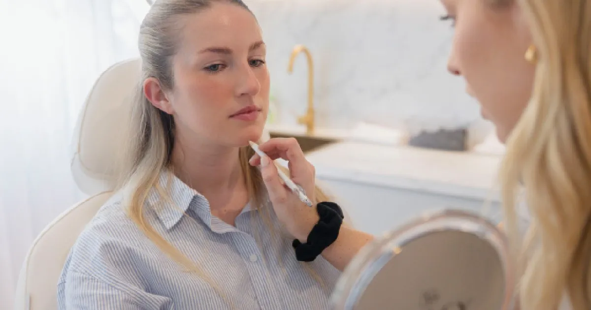 WomentakingWrinkleRelaxingTreatmentsInFairfieldAU-a--